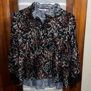 Given Kale black ruffle top